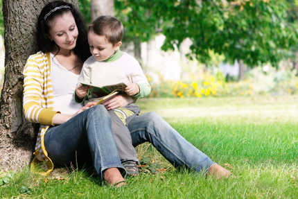 Woman_n_ChildReading-430px