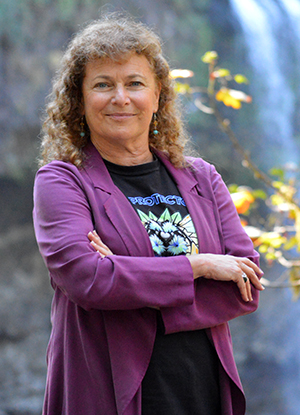 Lisa Arkin, Executive Director LA_BestShot_DSC_0302-CROP-ADJ_300x415px