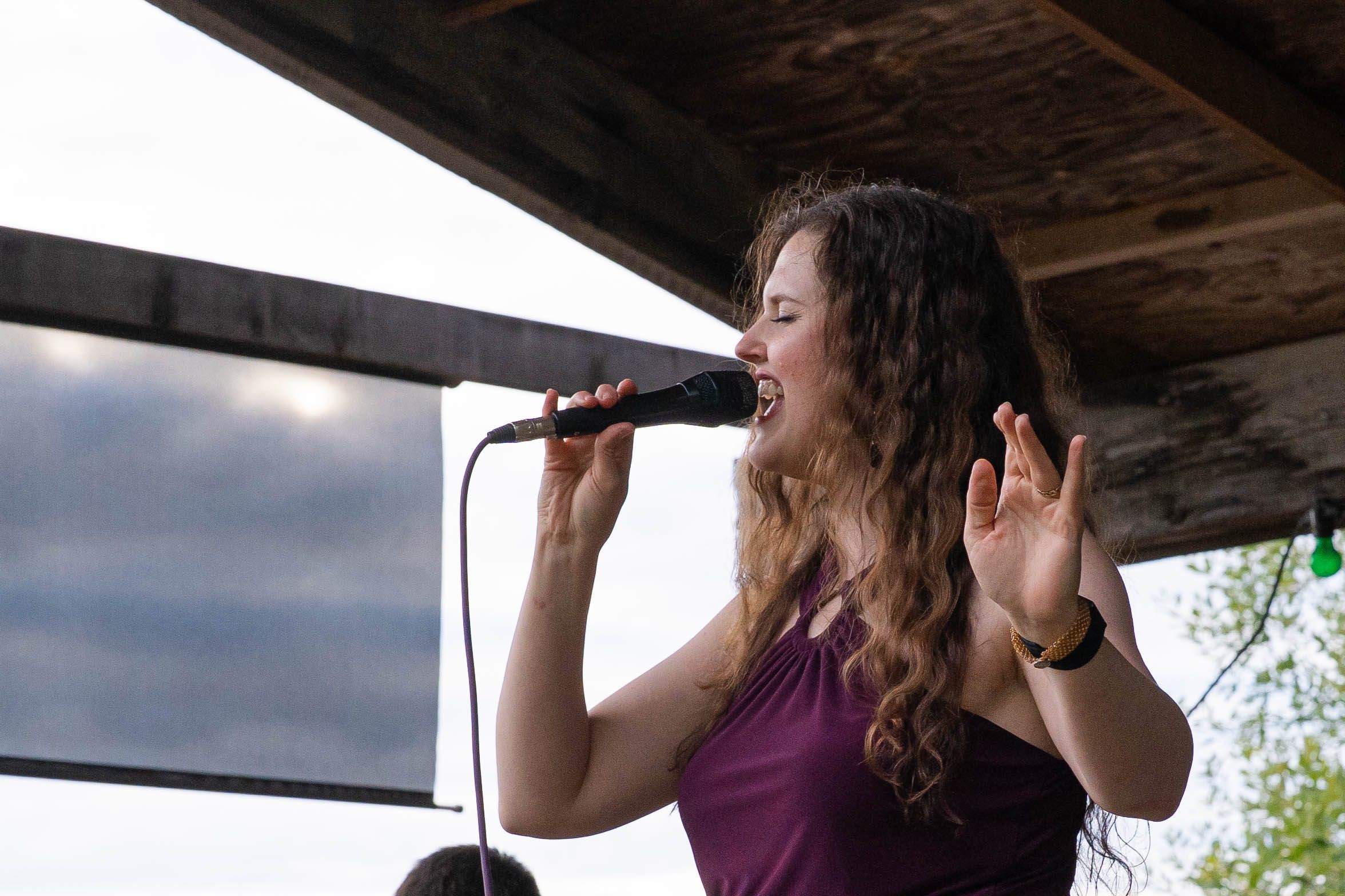 Halie Loren Bee Jazzy 2025