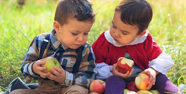 Kids_w_apples-BEST-CROP_600px