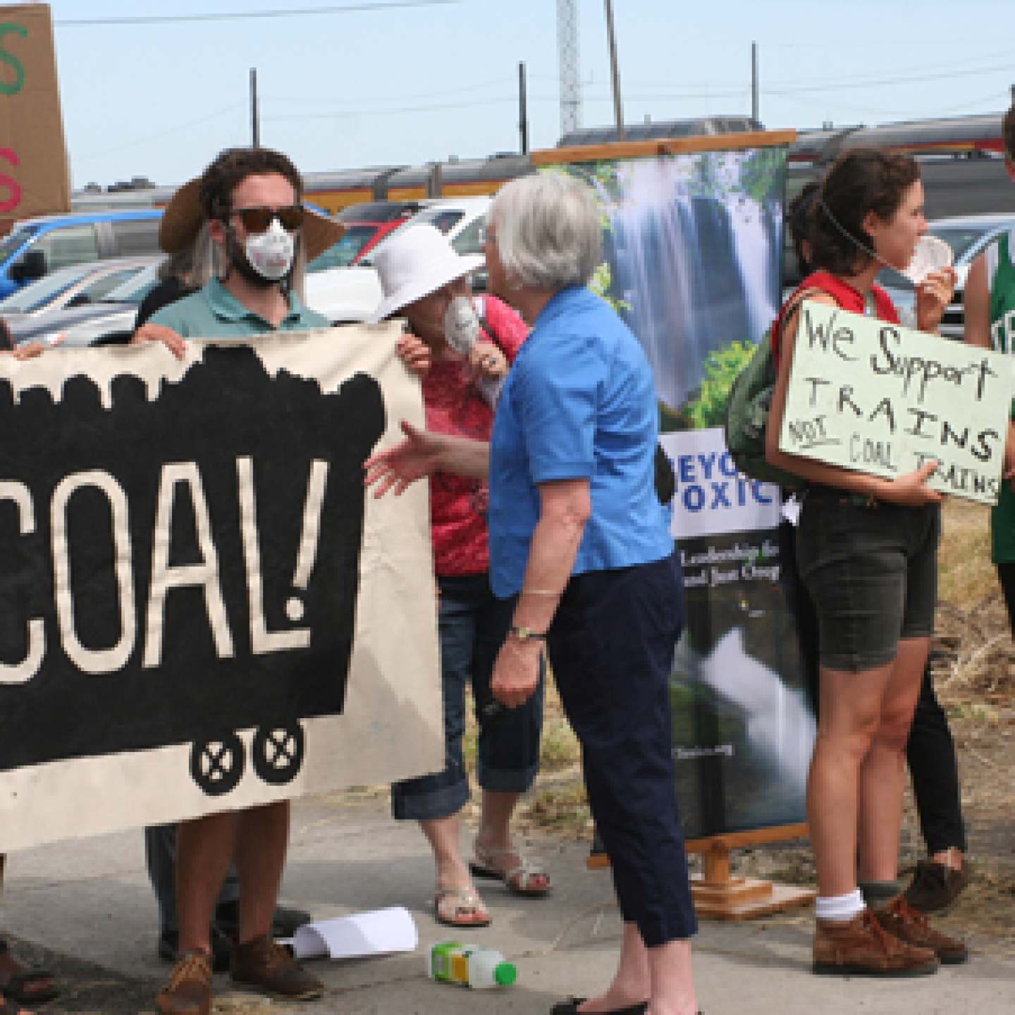 Beyond Toxics and No Coal Eugene talk to Mayor Piercy at Coal Protest 7-12-2012